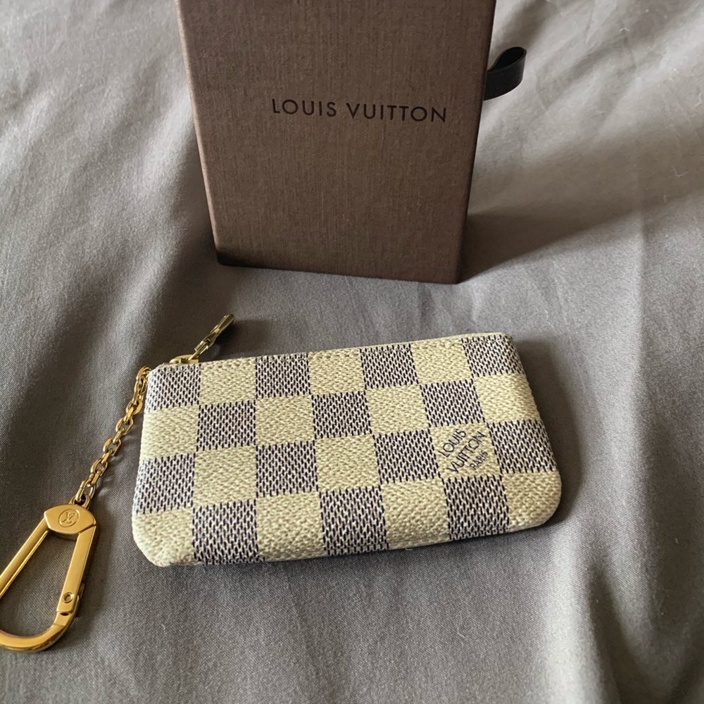 Louis Vuitton key pouch cles